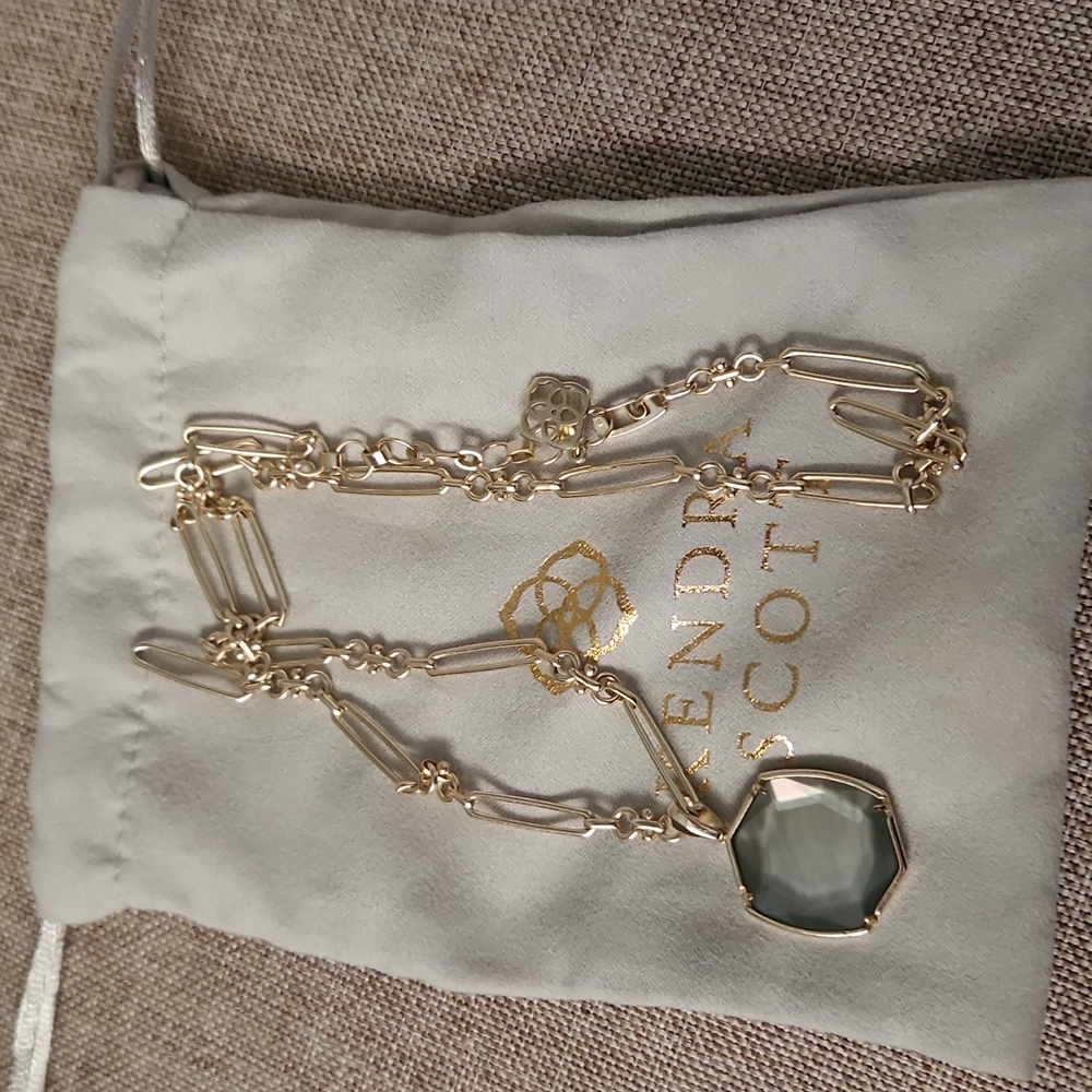 Kendra Scott Necklace